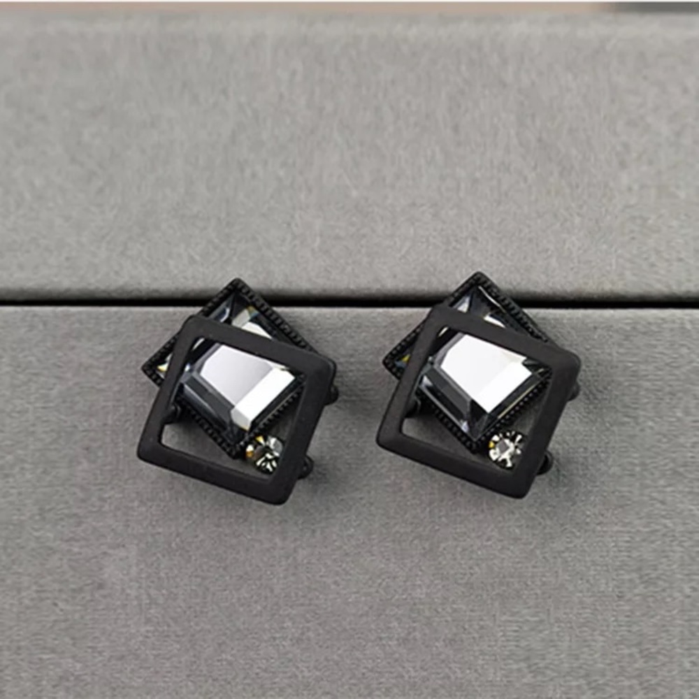 Women Classic Geometric Creative Earring